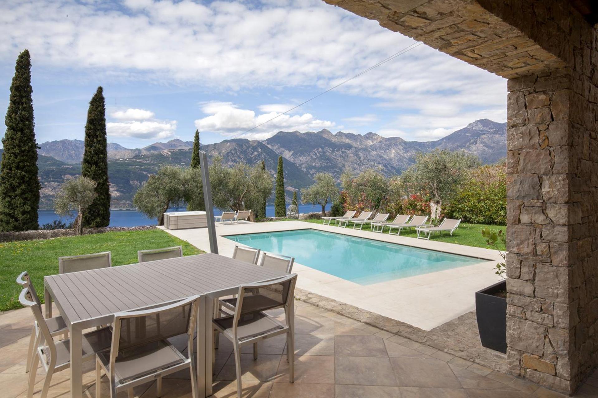 Villa Cipressi - Luxuri Lounge - Malcesine Buitenkant foto