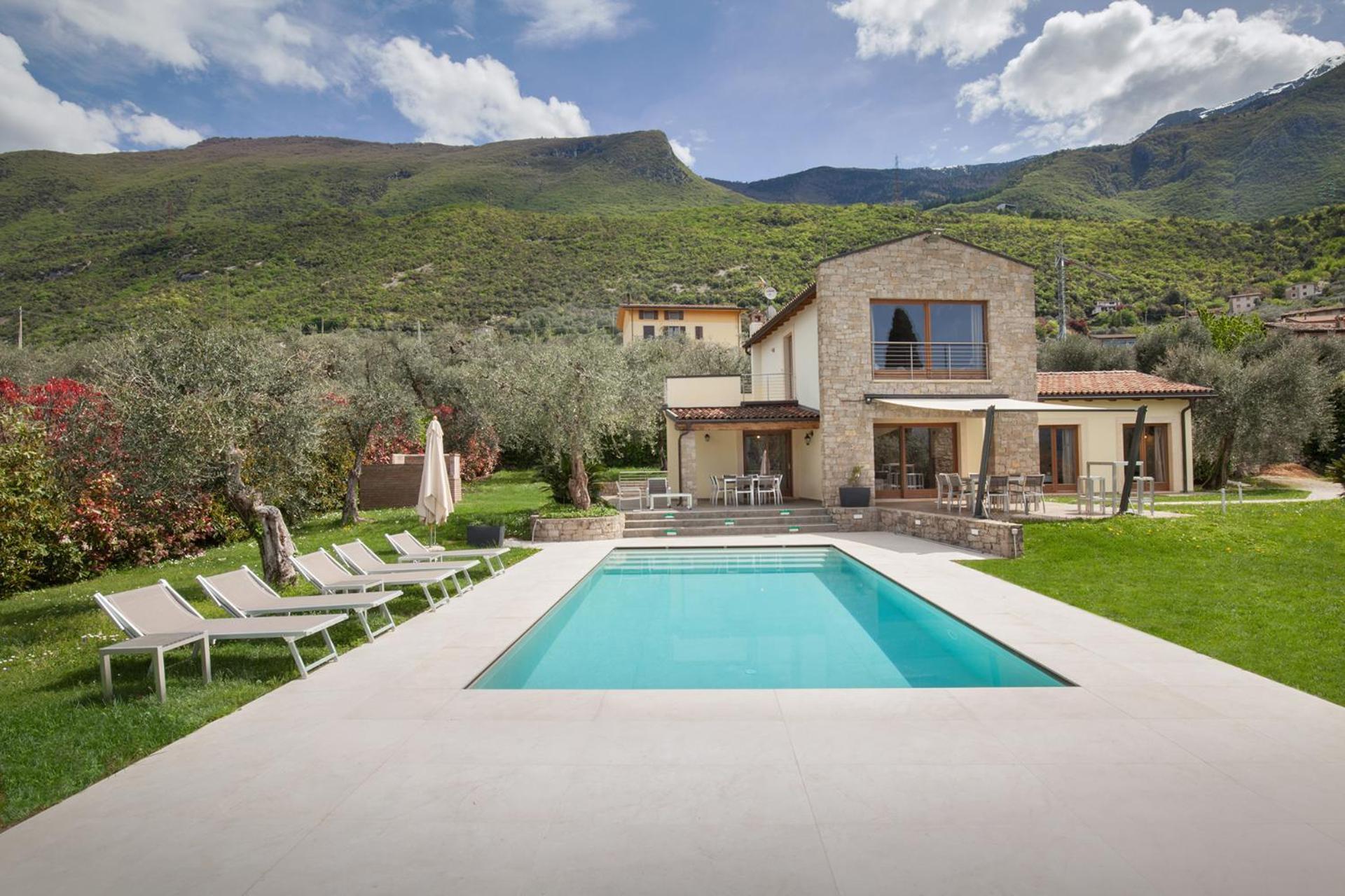 Villa Cipressi - Luxuri Lounge - Malcesine Buitenkant foto