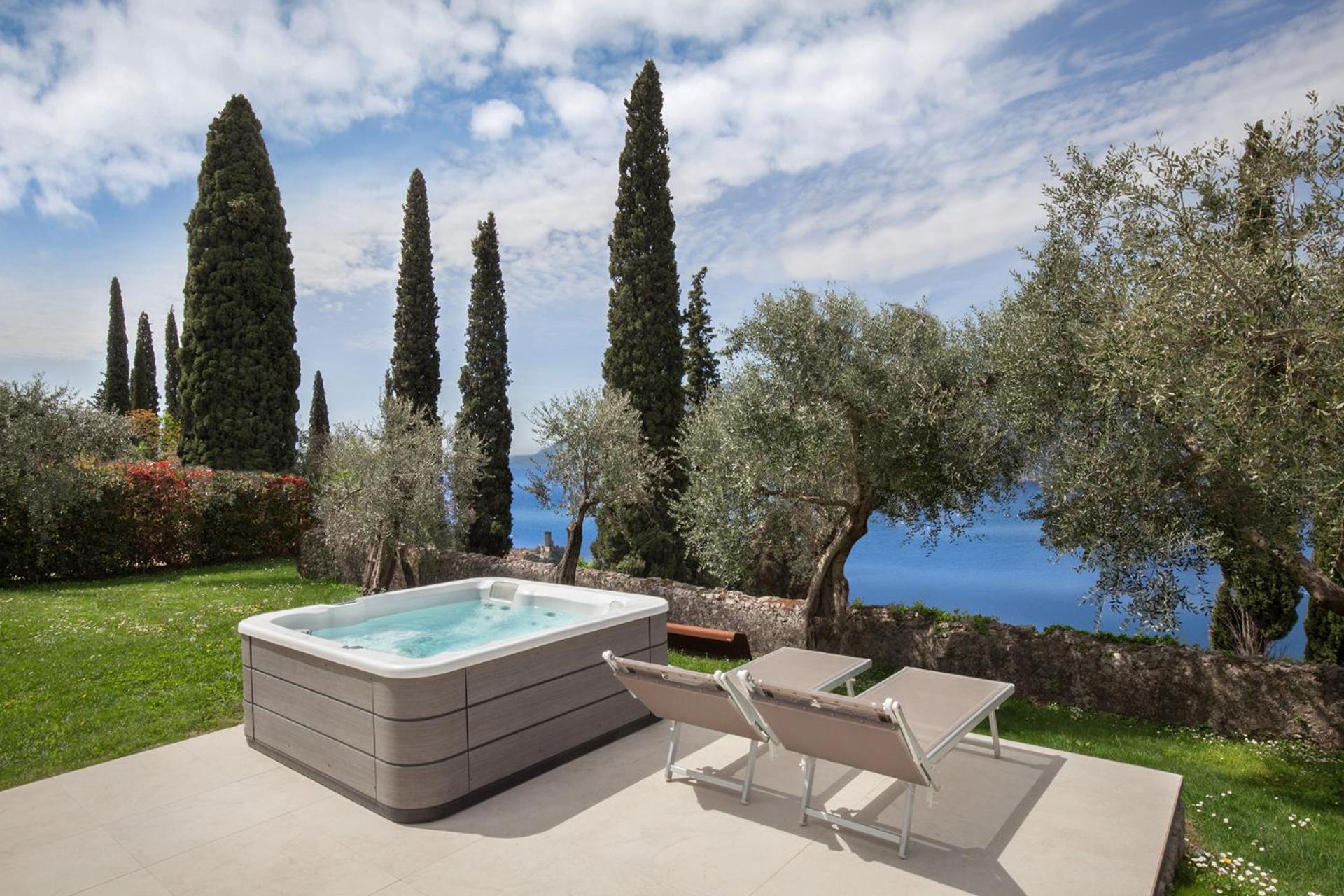 Villa Cipressi - Luxuri Lounge - Malcesine Buitenkant foto