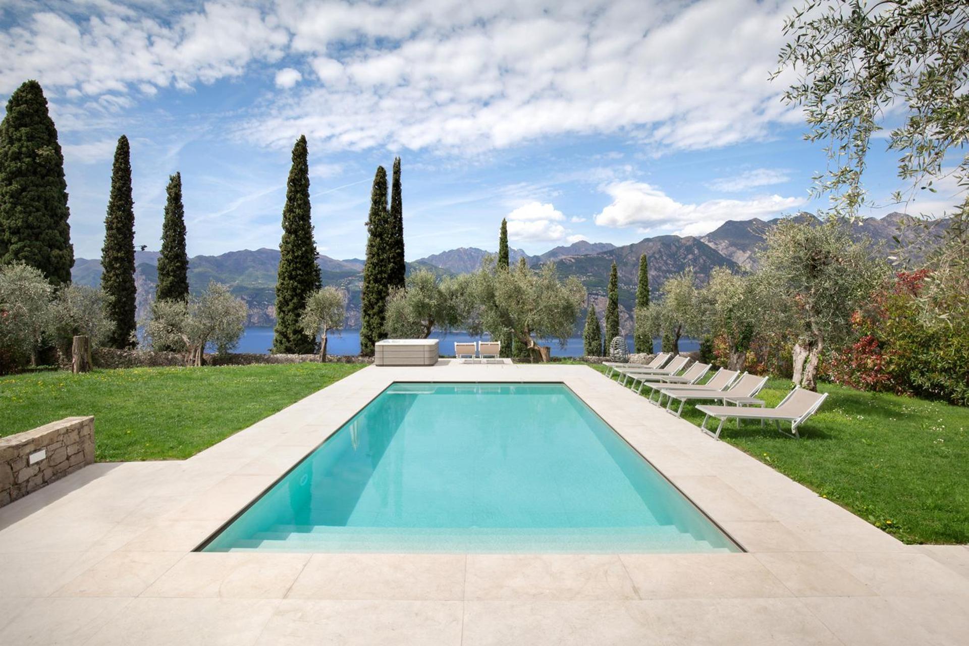 Villa Cipressi - Luxuri Lounge - Malcesine Buitenkant foto